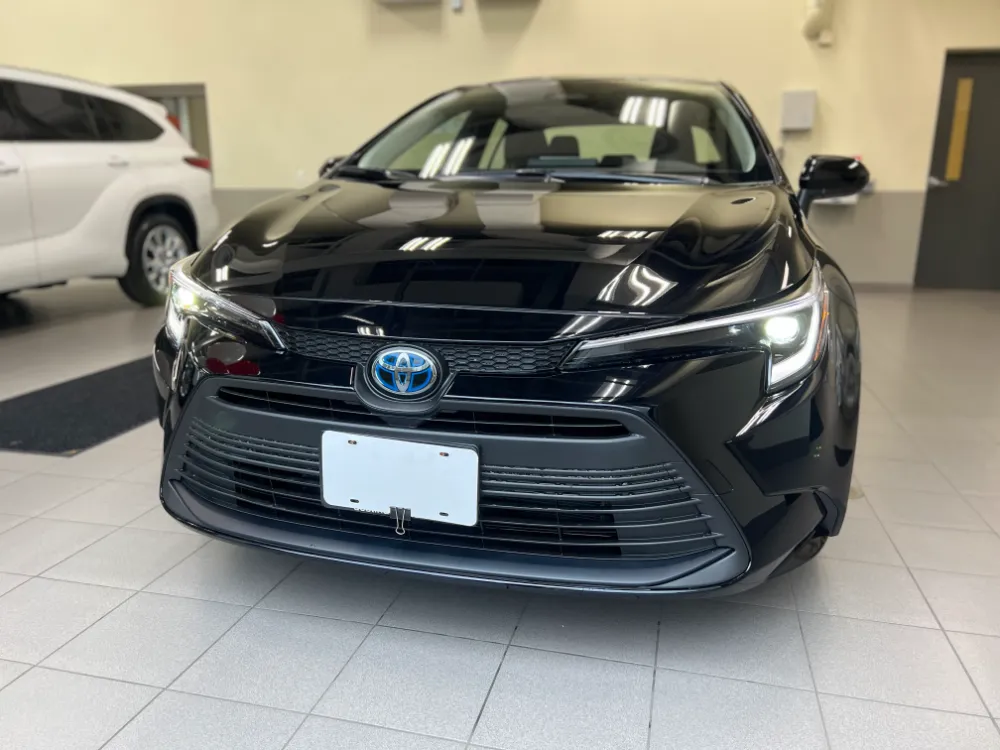 2023 toyota corolla hybrid le in black 4